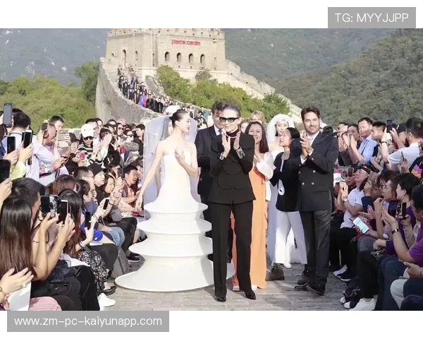 名宿一致致敬！威尔肯斯“球员＋教练＋大使”三重传奇永存