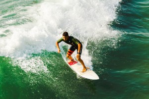 开云电竞中国-克莱6中0一分未得被下放替补，交易价值受质疑，克莱多少号